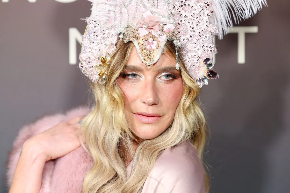 Kesha revela coleção de dentes humanos mantida há mais de uma década