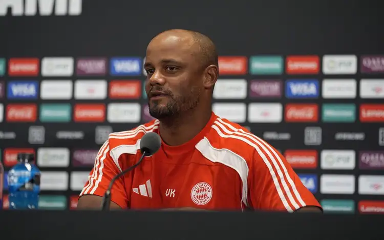 Vincent Kompany desmaia em treino e é internado na Alemanha