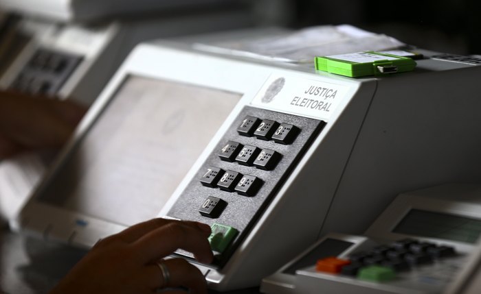 Urna eletrônica completa 30 anos e marca evolução das eleições no Brasil