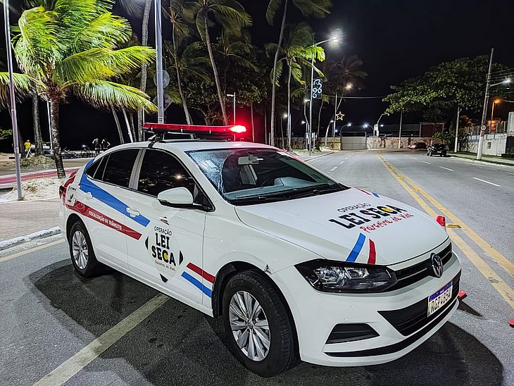 Operação Lei Seca prende motorista por embriaguez e recolhe cinco CNHs