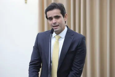 Lelo vai ao MP contra “indústria da multa” e aumenta pressão nas redes