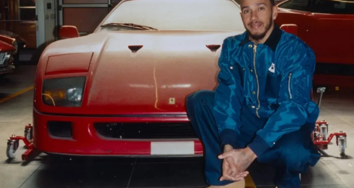 Lewis Hamilton resgata Ferrari F40 abandonada por mais de 30 anos