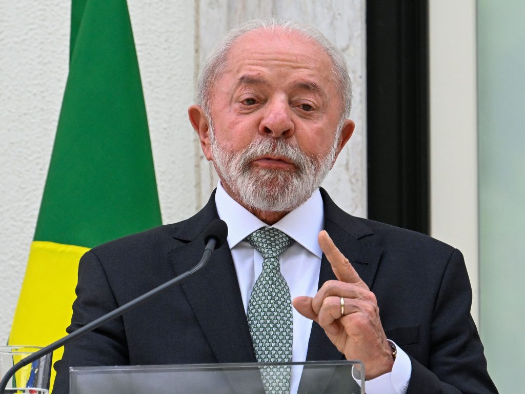 Lula torna Enamed obrigatório para registro de novos médicos no Brasil