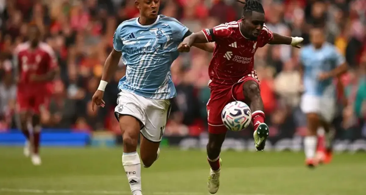 Liverpool sai atrás duas vezes e fica no empate com o Forest em casa