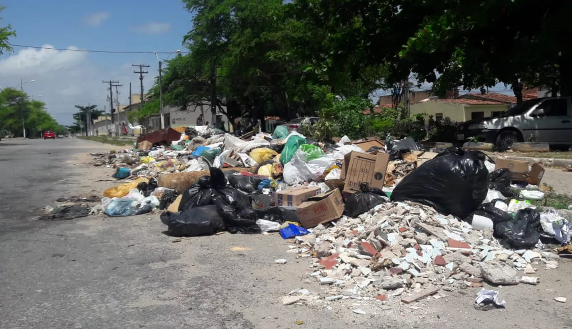 Defensoria cobra resposta sobre lixo acumulado em Maceió