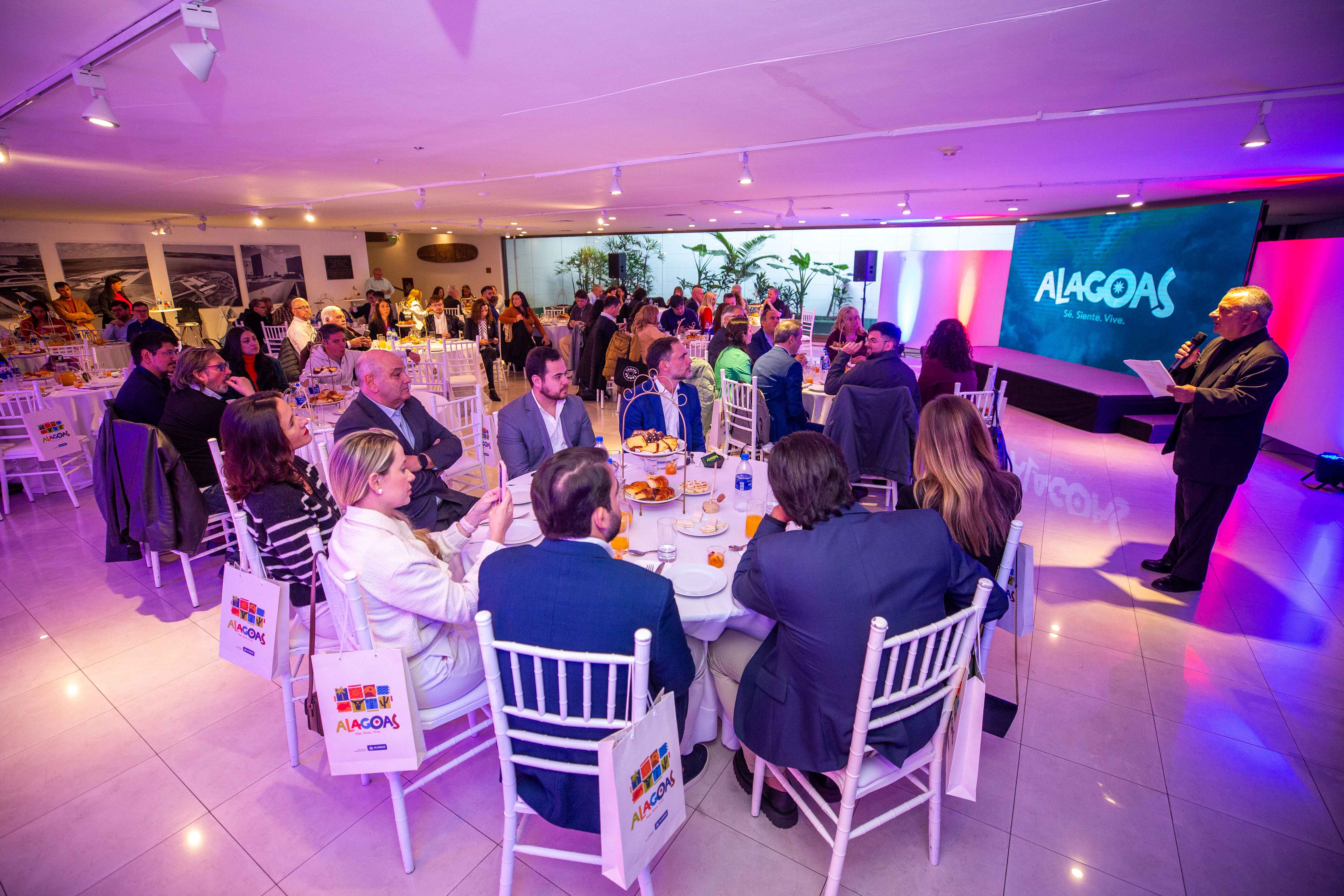 Alagoas conquista novos voos da Argentina para a alta temporada 25/26