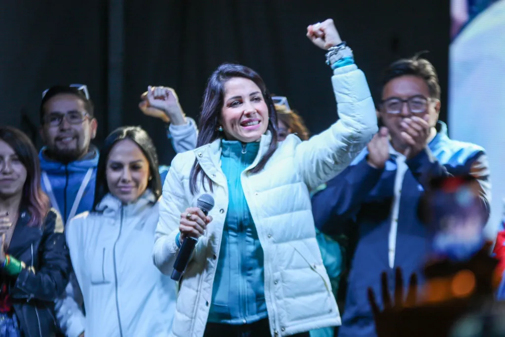 Ex-candidata à Presidência do Equador Luisa González é presa