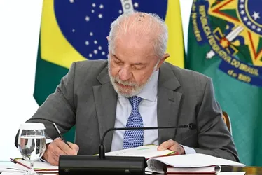 Lula anuncia pacote bilionário para enfrentar crime organizado