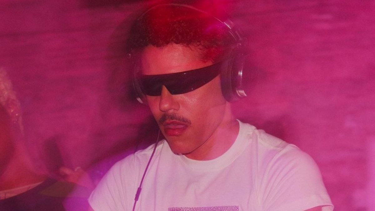 Do pop ao hyperpop: DJs alagoanos prometem nove horas de música em Maceió