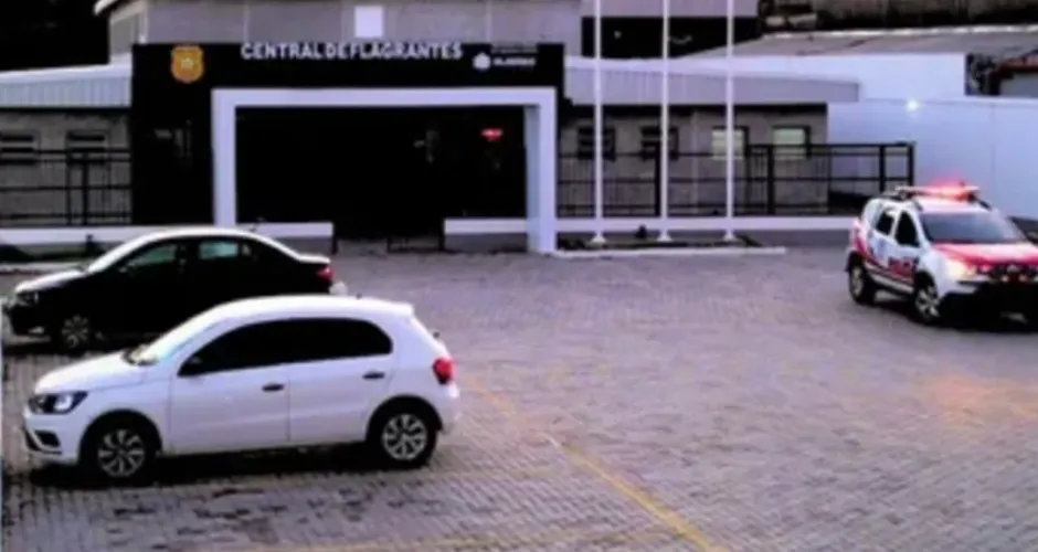 Jovens são detidos suspeitos de importunar adolescente em escola de Rio Largo