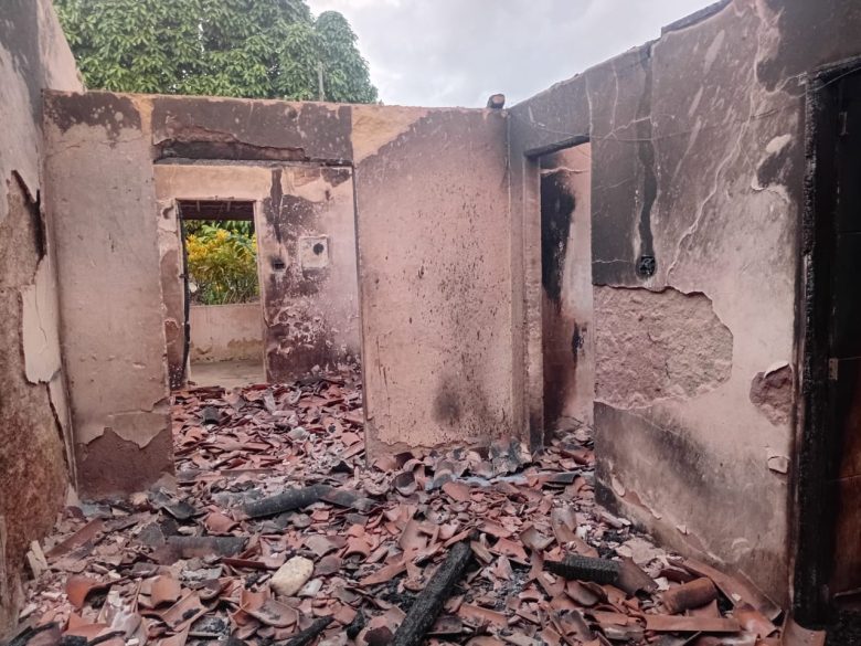 Incêndio atinge residência após contador de energia explodir em Maragogi