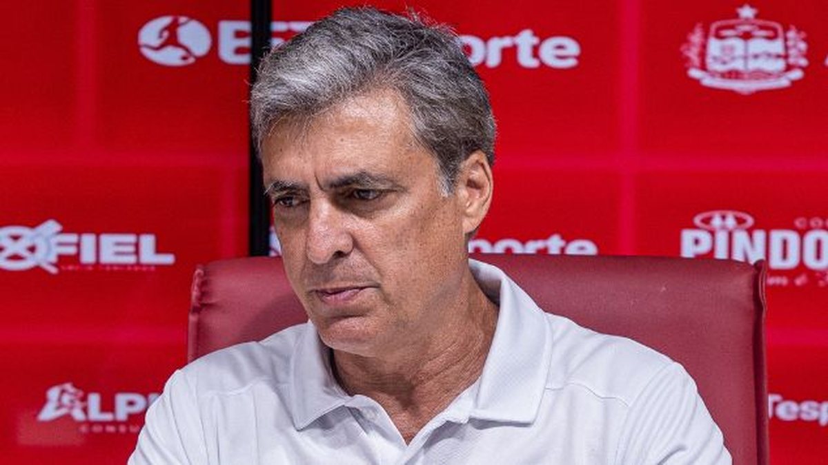 Presidente do CRB é hospitalizado após acidente em pescaria
