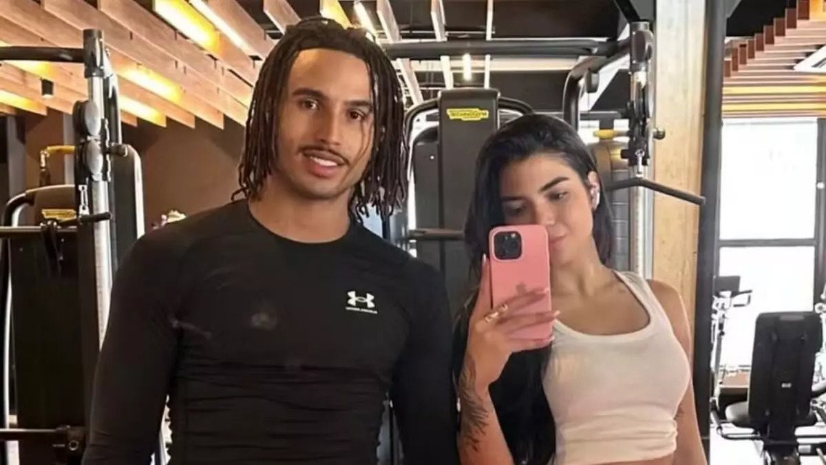 Matuê anuncia fim do namoro com Débora Soares após quatro anos