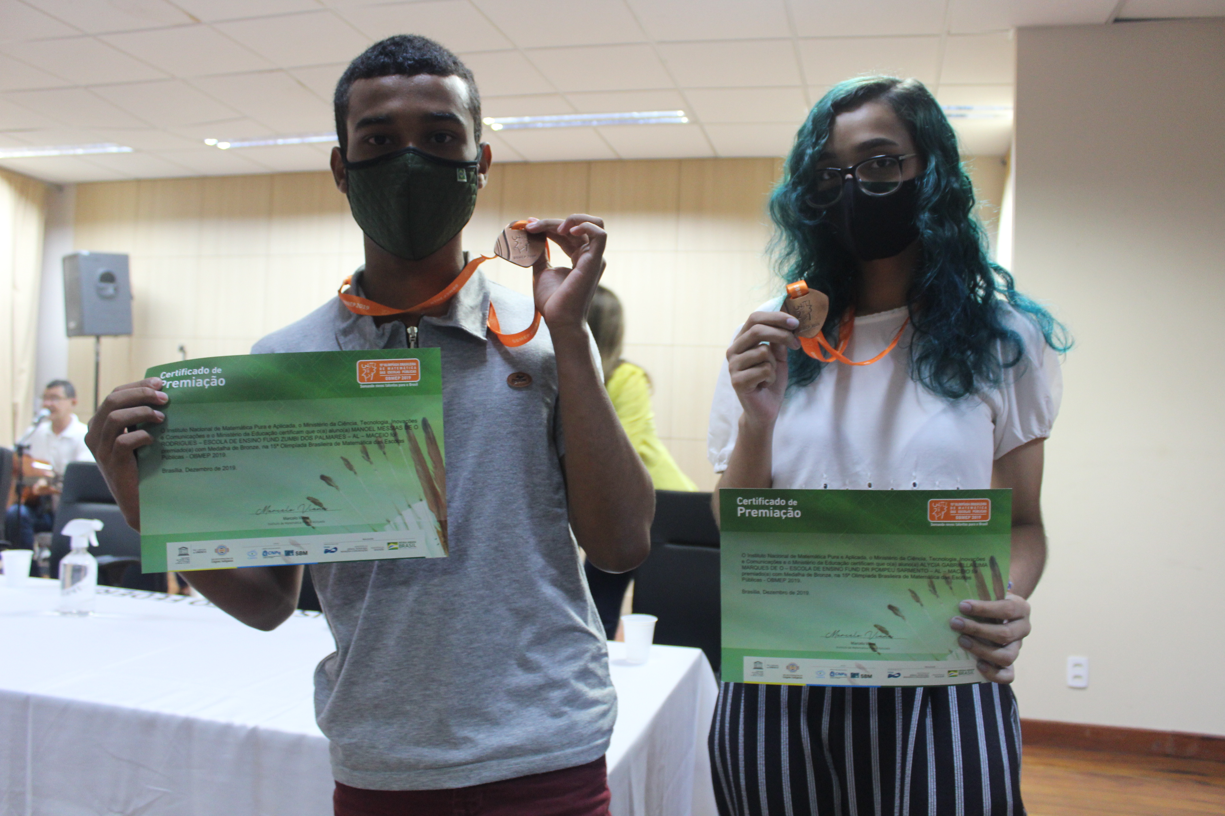 Alunos recebem medalha de bronze na 15ª Olimpíada Brasileira de Matemática