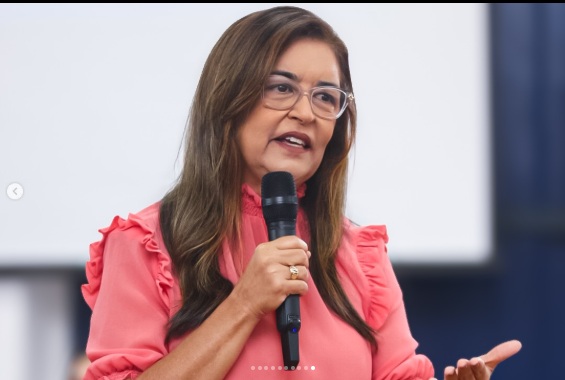 Médica e evangélica: senadora vai à reeleição e embola jogo em AL