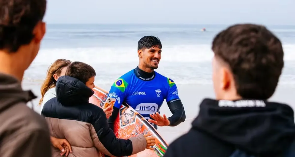 Medina bate Filipe Toledo e Brasil coloca três nas quartas em Portugal