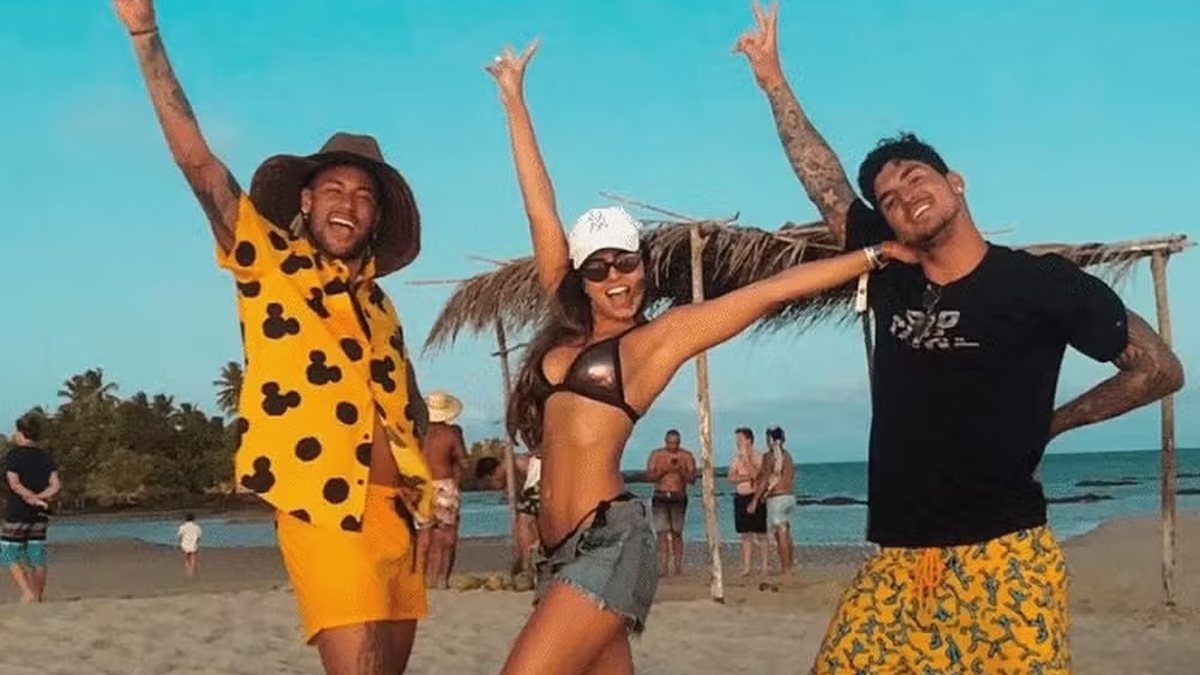 Climão de Medina com Neymar levanta rumores de afastamento por namoro