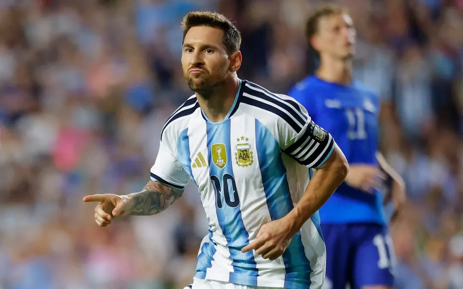 Com gol de Messi, Argentina encerra preparação para a Copa goleando a Islândia: 3 a 0