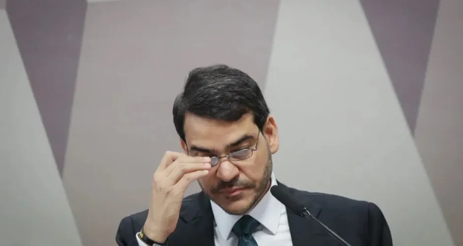 Jorge Messias reafirma posição contra o aborto em sabatina: 'Tragédia humana'