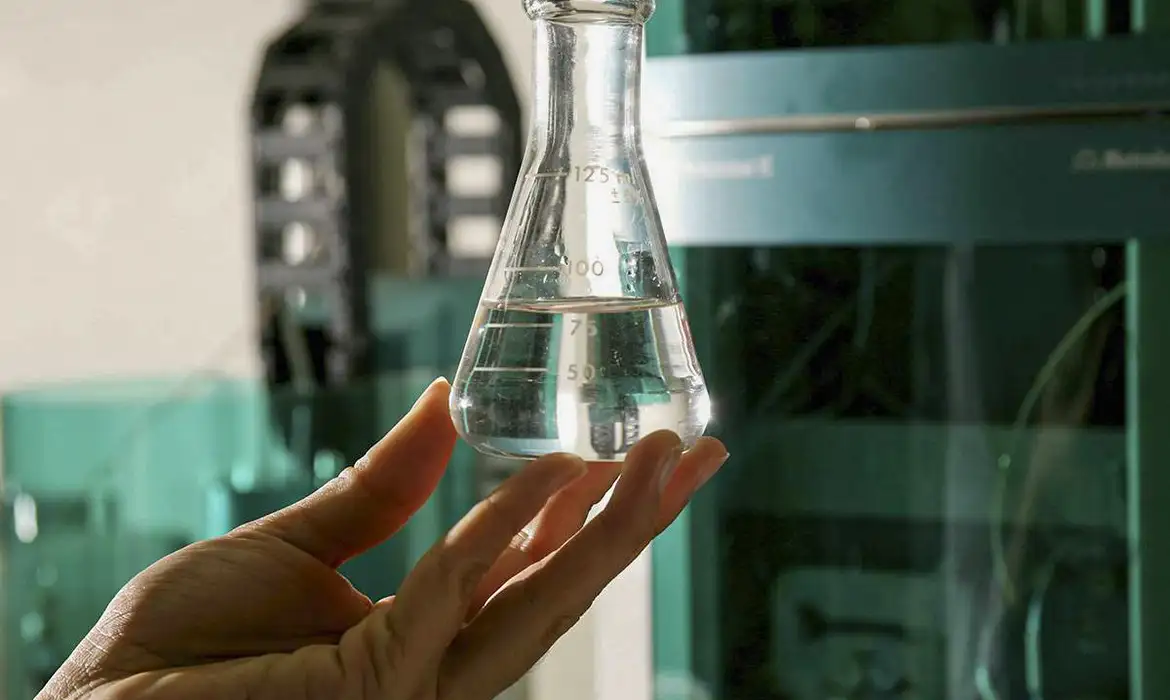 Metanol: substância semelhante ao álcool pode causar cegueira e morte