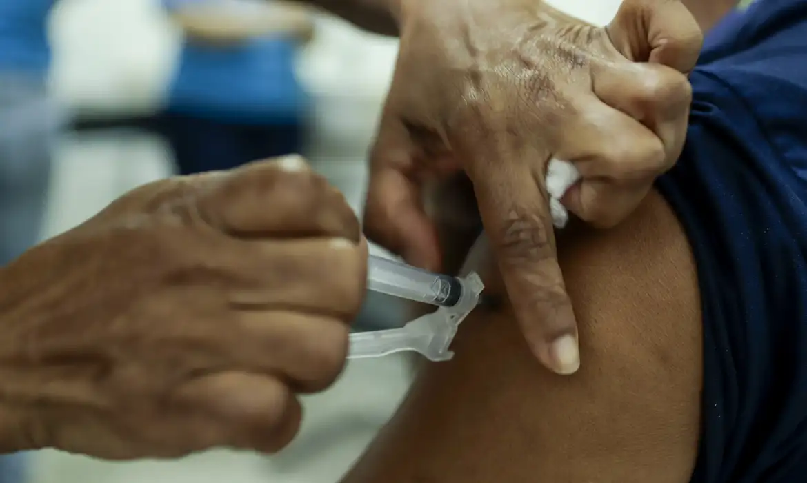 Dia D de Multivacinação mobiliza salas de imunização em todo o país neste sábado