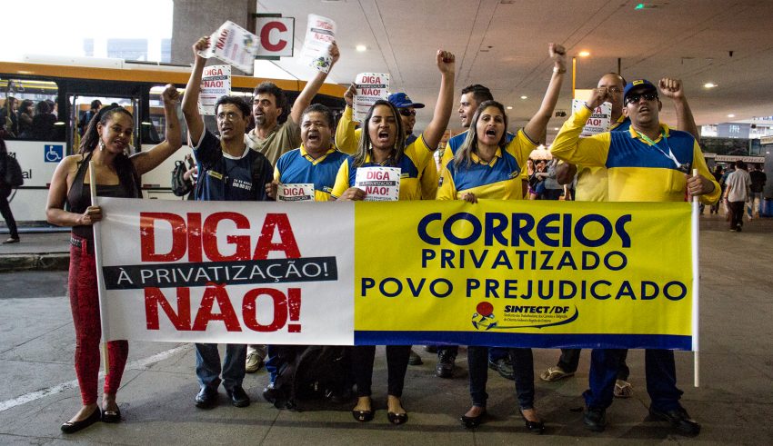 Correios: trabalhadores podem entrar em greve a depender de assembleia realizada nesta quarta (30)