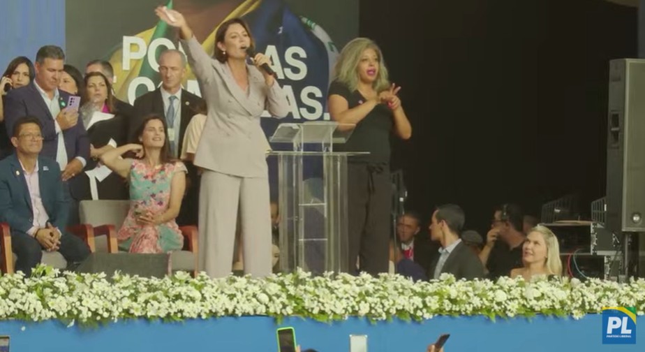 Michelle Bolsonaro defende fim da cota de gênero em evento do PL Mulher