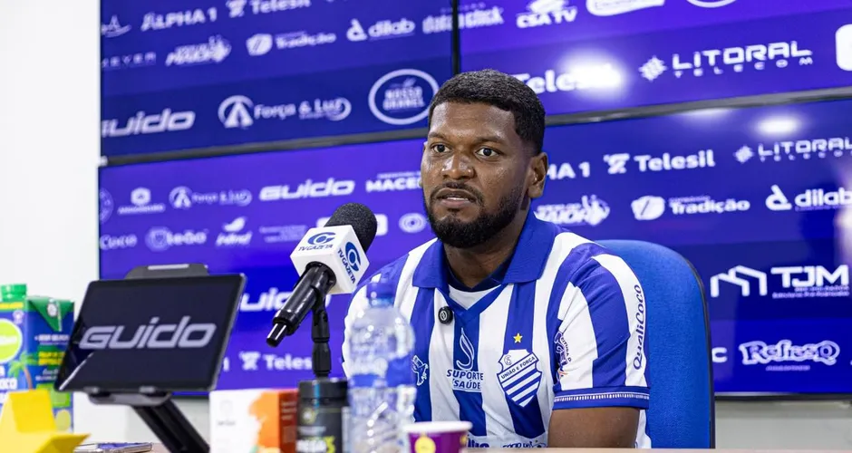 Mikael celebra retorno a Alagoas e projeta futuro com CSA na Série D