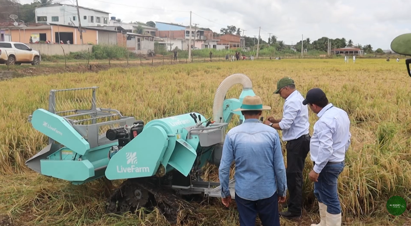 Produtores ganham minicolhedora para impulsionar a rizicultura em AL