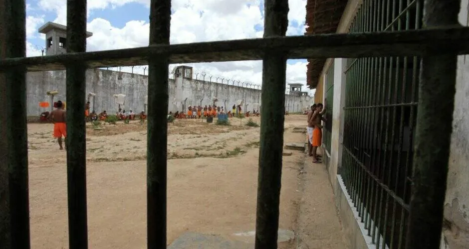 Ex-detento é morto a tiros em mercado público no centro de Penedo