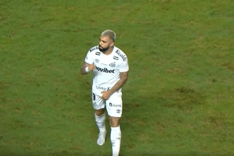 STJD suspende Gabigol por gesto obsceno contra torcedor na Vila