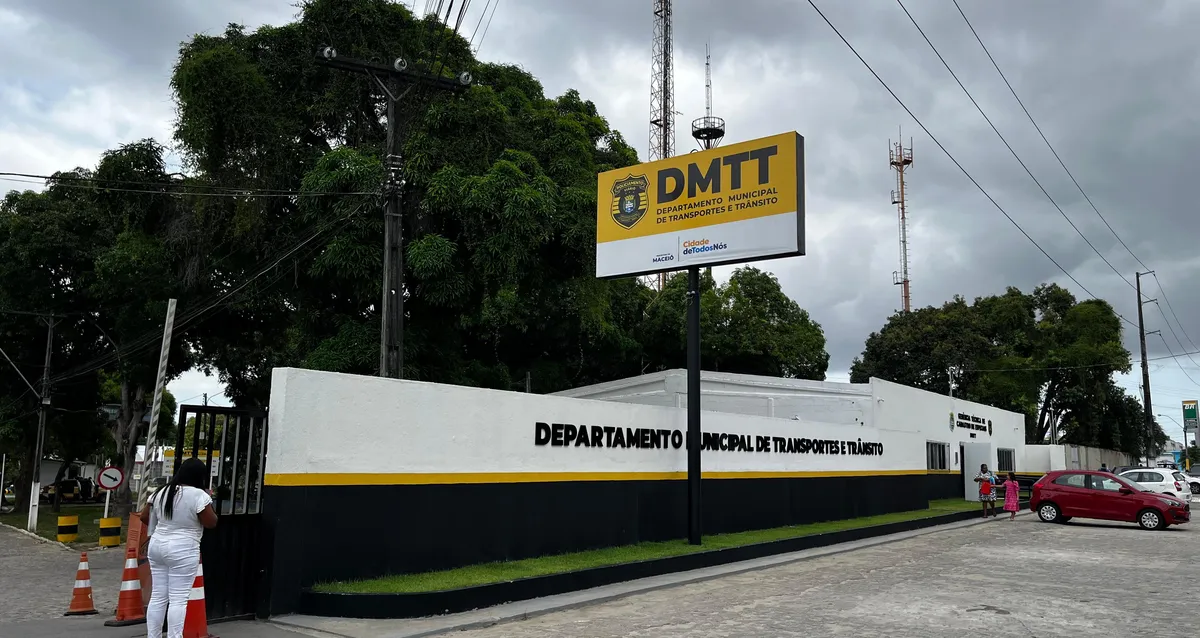 Motociclista por app é preso no DMTT por extorquir vítima de estupro
