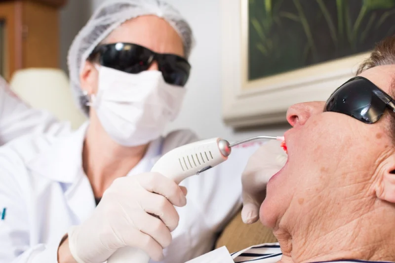 O que é mucosite oral? Entenda a prevenção contra a doença e os sintomas aparentes