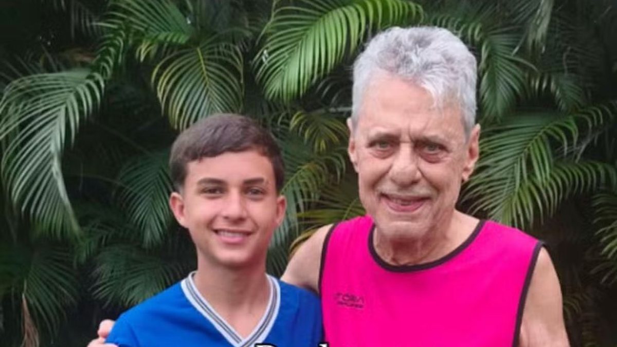 Mãe descobre que “Seu Chico”, colega de futebol do filho, é Chico Buarque