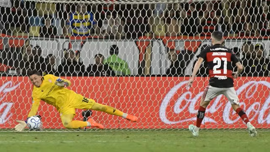 Estudiantes volta à final da Libertadores após 17 anos e iguala São Paulo
