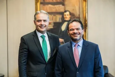 MV manda recado para políticos que vivem “caçando turma dos vazios”