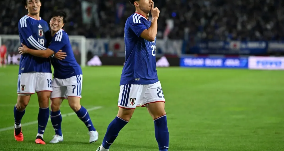 Na estreia de Forlán, Uruguai perde amistoso para o Japão por 3 a 1