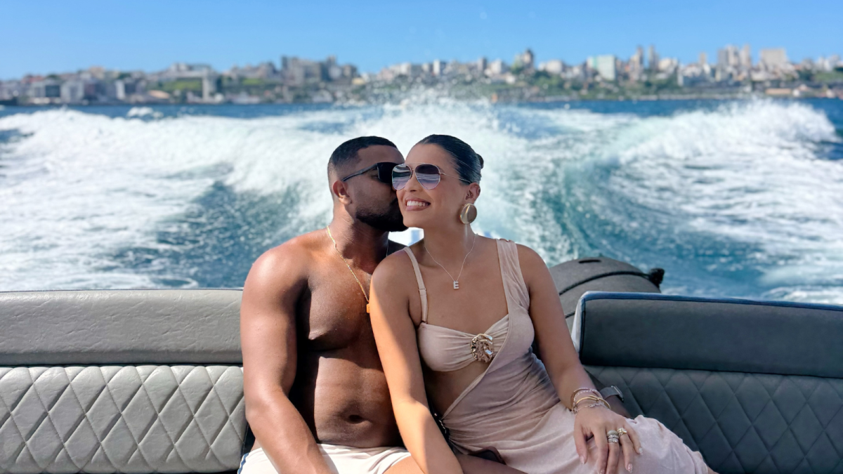 Davi Brito assume namoro e internet confunde Emily com ex-BBB
