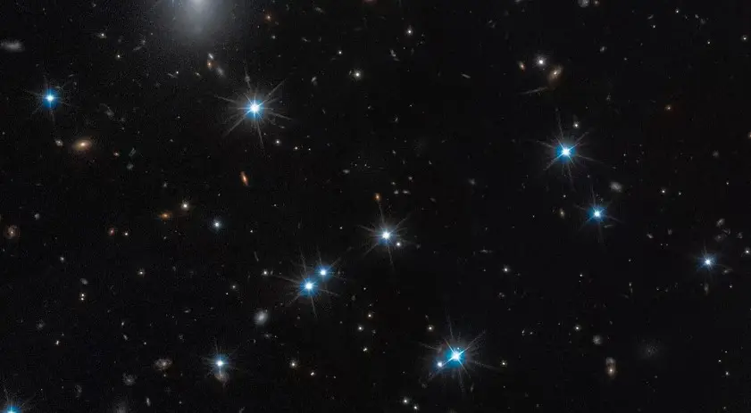 Cientistas descobrem galáxia feita de matéria escura