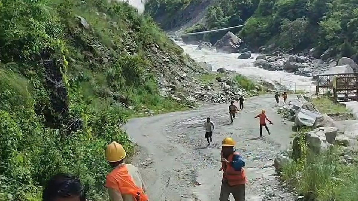 Nepal intensifica buscas por 933 trabalhadores presos em túneis em enchente