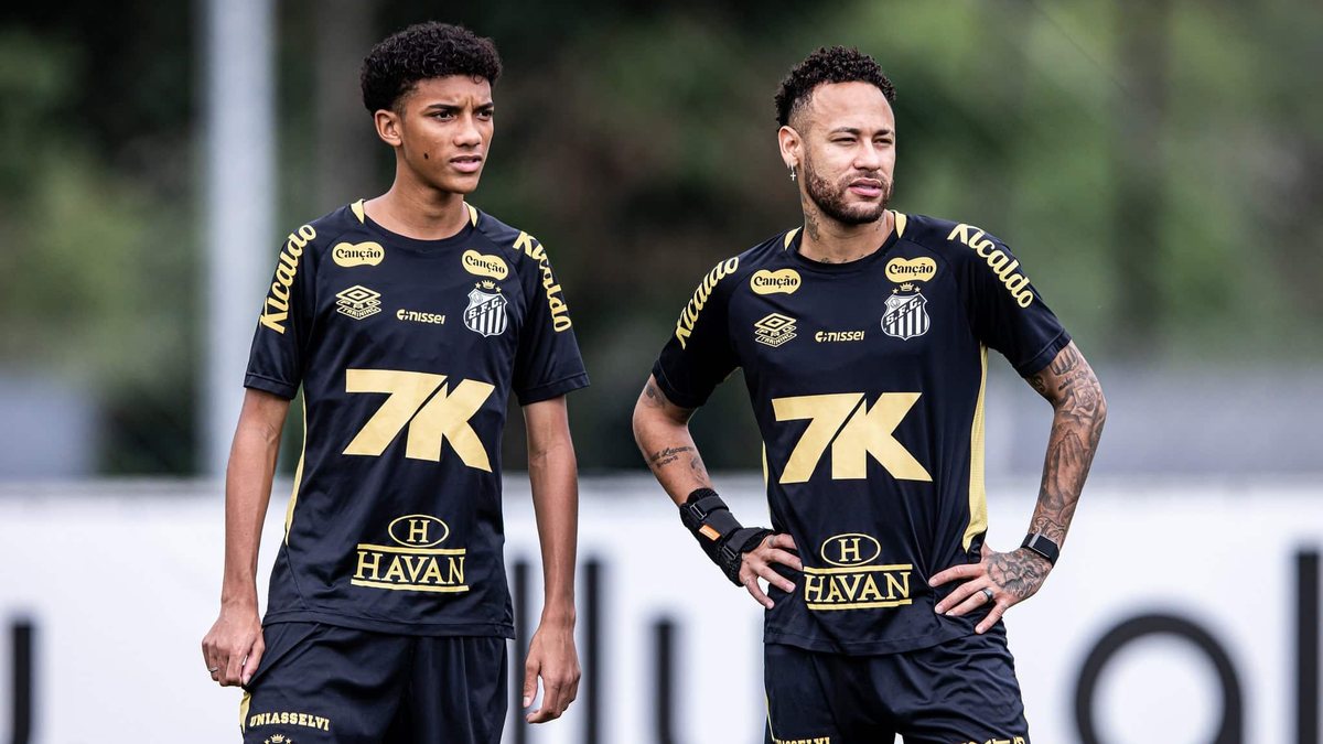 Robinho Jr. segue integrado ao elenco após polêmica com Neymar