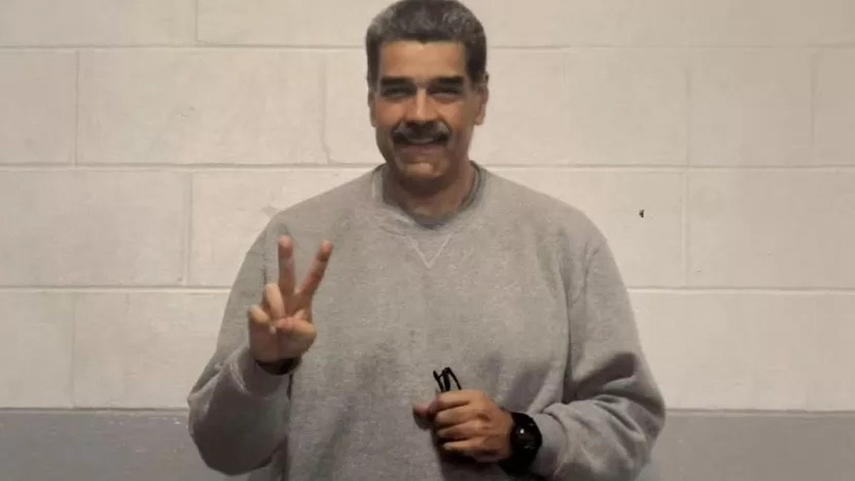 Maduro aparece sorridente em primeiras imagens após ser capturado pelos EUA