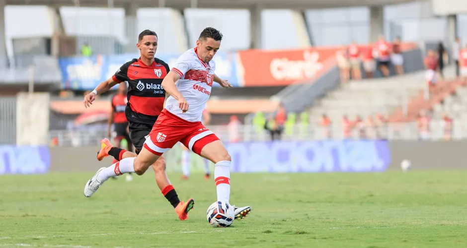 CRB vira sobre o Atlético-GO no Rei Pelé e mantém vivo o sonho do acesso
