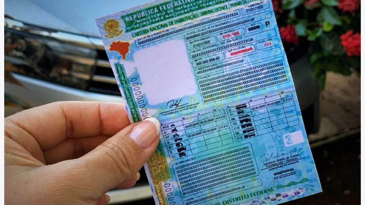 Renan Filho anuncia lançamento da CNH do Brasil, medida que vai facilitar retirada do documento