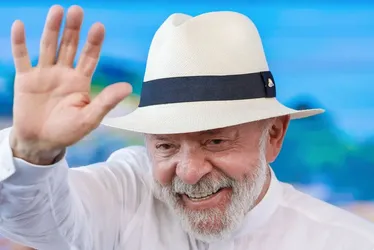 Novo aciona Justiça Eleitoral contra homenagem a Lula em escola de samba