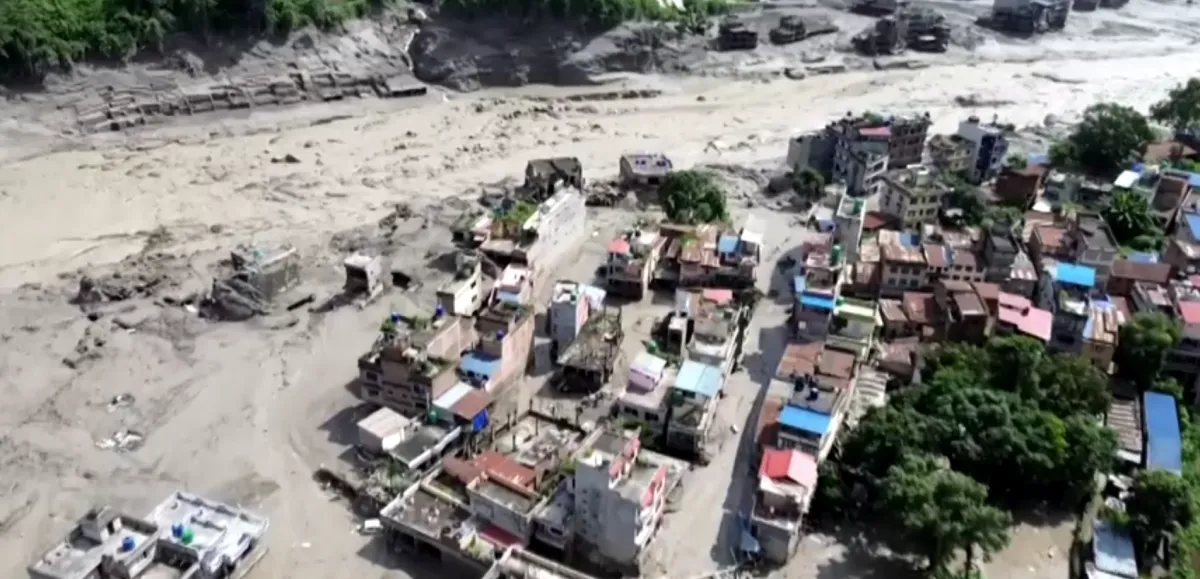 Enchentes no Nepal deixam ao menos 55 mortos e 384 desaparecidos