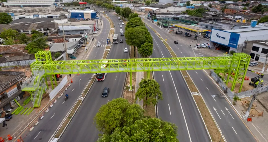 Obras da passarela avançam na Avenida Durval de Góes Monteiro