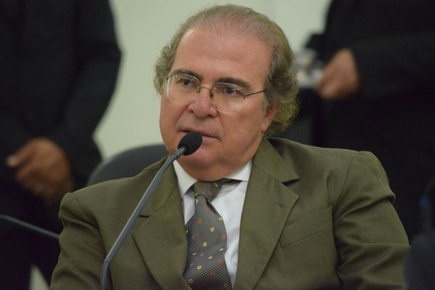 Deputado Olavo Calheiros é autuado por porte ilegal de arma