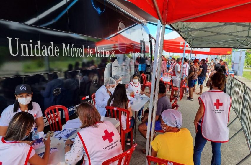 Ônibus da Vacina chega aos bairros de Maceió a partir de segunda; veja cronograma