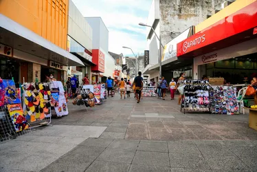 Operação mira comércio ilegal de celulares em Maceió